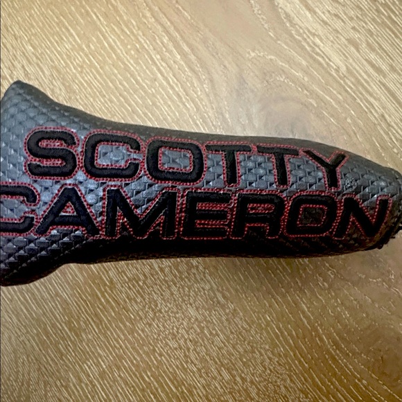 Scotty Cameron Black and Red Putter Cover - Picture 1 of 9